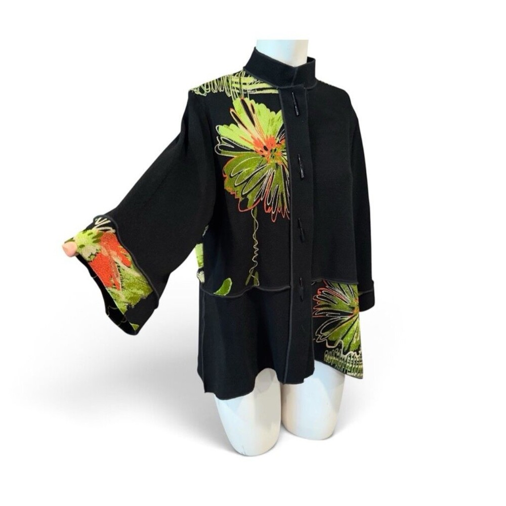 Gump’s  black tunic  floral statment  jacket one button Eri Collar S Art to wear